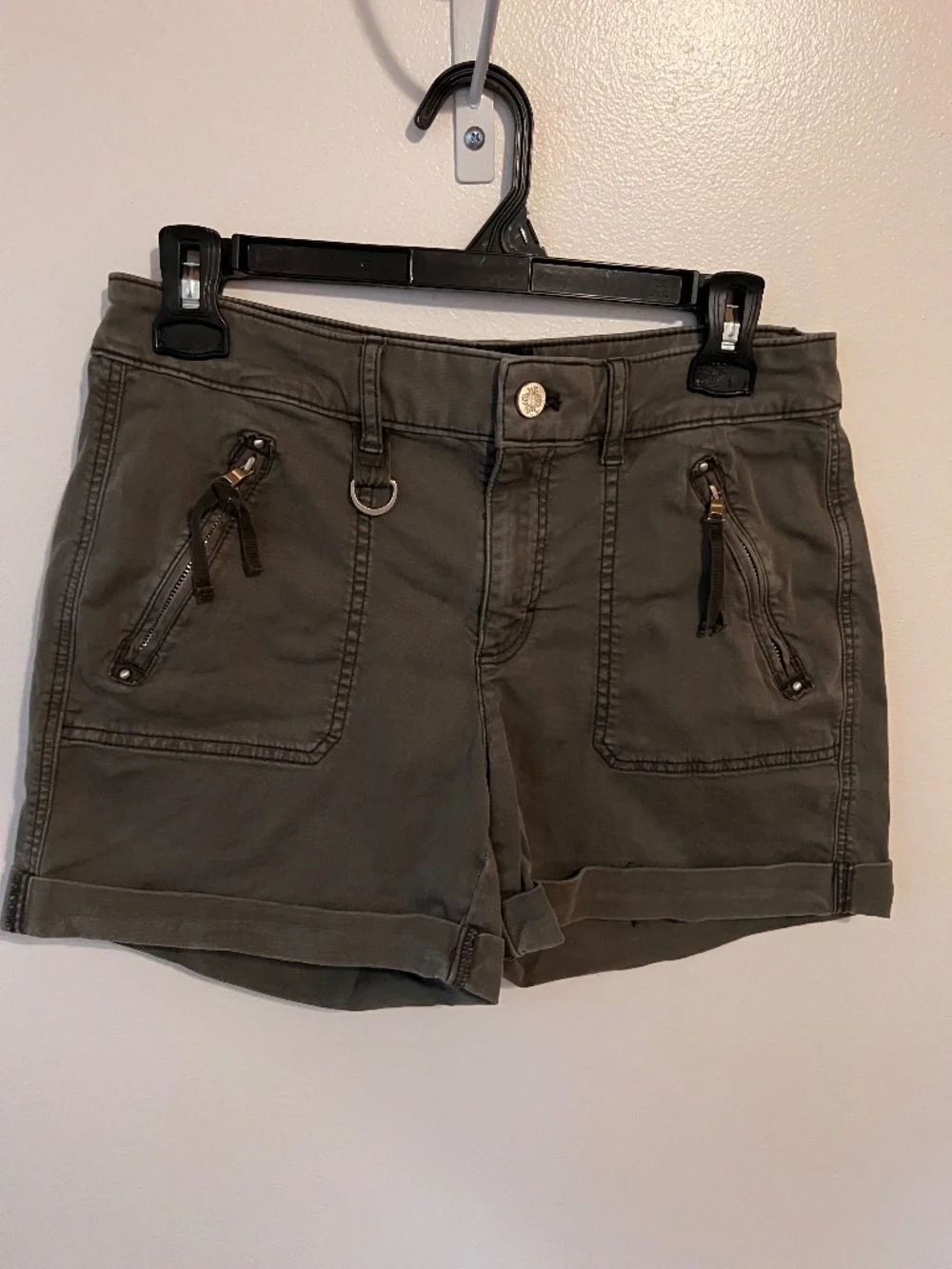 White House Black Market 4 ½” Mid Rise Shorts - Green - Size 4